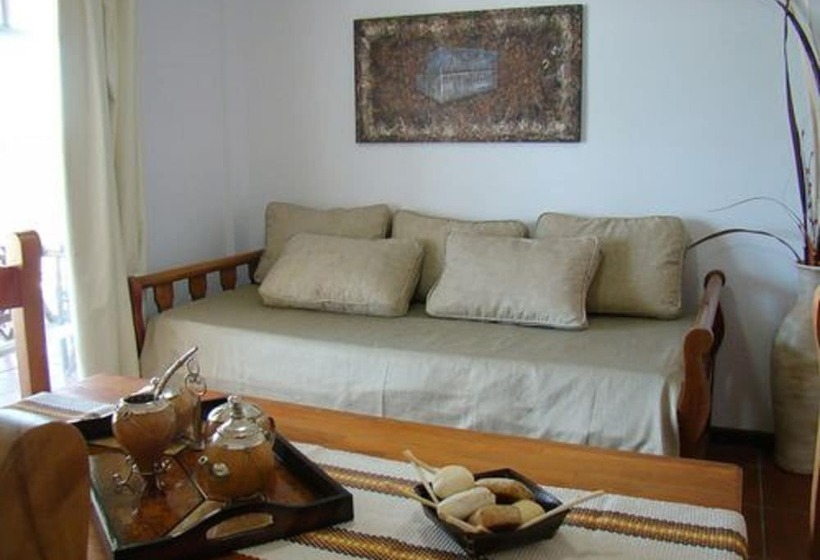 بانگلوی استاندارد, Del Bono Beach
