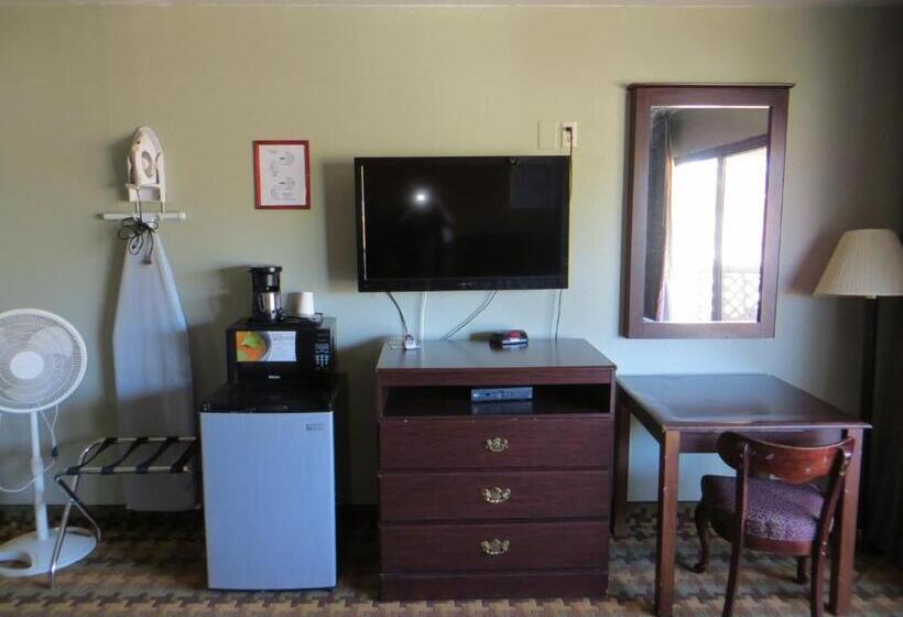 اتاق استاندارد با تخت بزرگ برای معلولان, Ocean Gate Inn