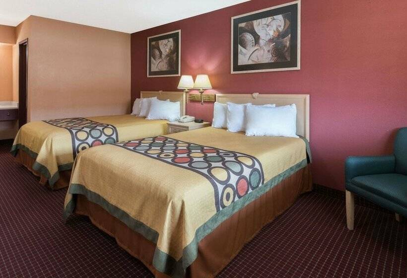 Quarto Estandar 2 Camas Casal, Super 8 By Wyndham Strongsville/cleveland
