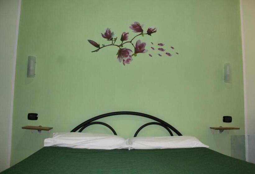 Номер Стандарт Трехместный, Piccola Perla Guest House