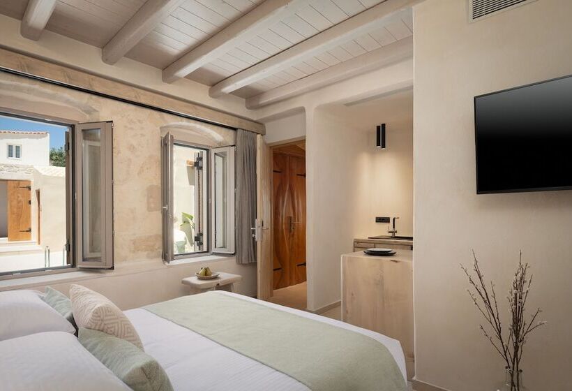 Полулюкс Вид на Бассейн, Manili Boutique Suites & Villas