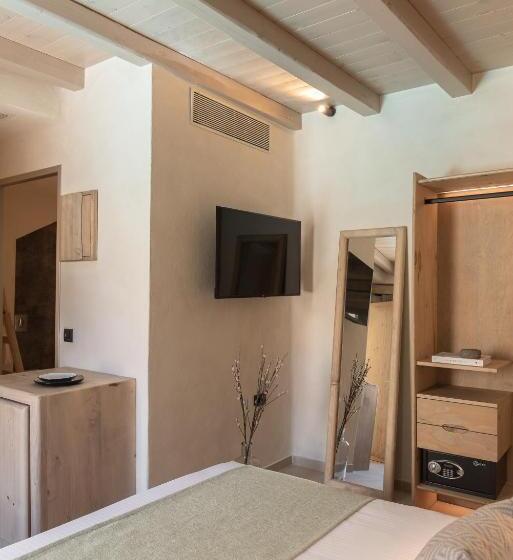 Полулюкс Вид на Бассейн, Manili Boutique Suites & Villas