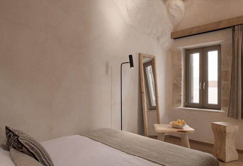 Полулюкс Вид на Бассейн, Manili Boutique Suites & Villas
