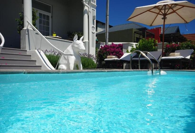 اتاق لوکس با بالکن, Dysart Boutique Hotel   Solar Power