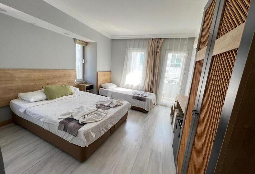 Quarto Triplo Estandar, Ibrahim Bey
