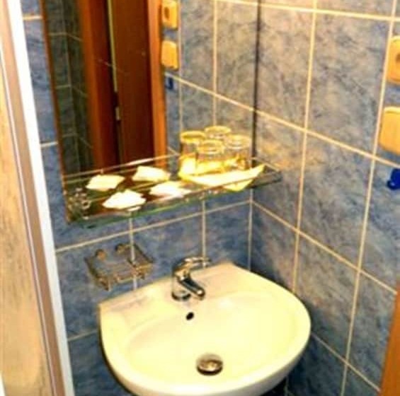 اتاق خانوادگی, Maria