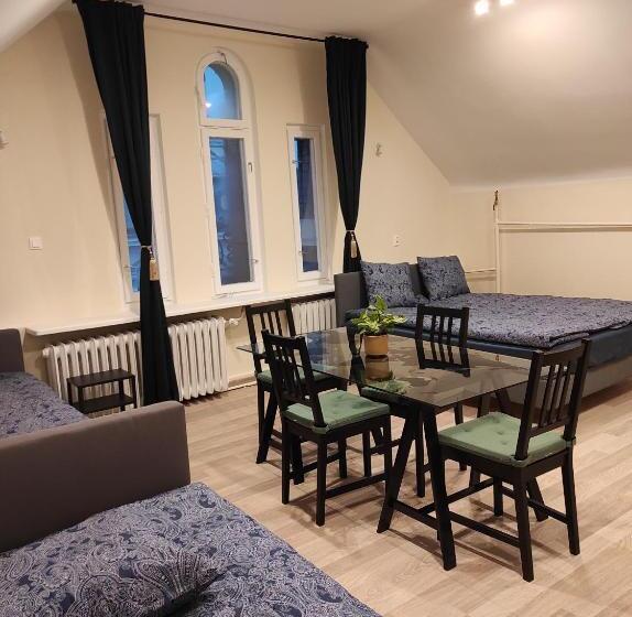 Четырехместный Номер Deluxe, Moon Hostel Warszawa