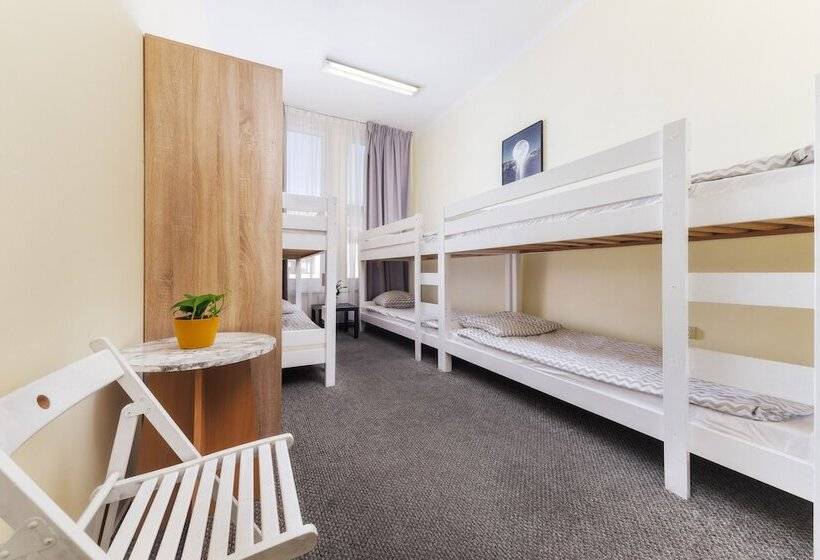 Кровать в Общей Комнате, Moon Hostel Warszawa