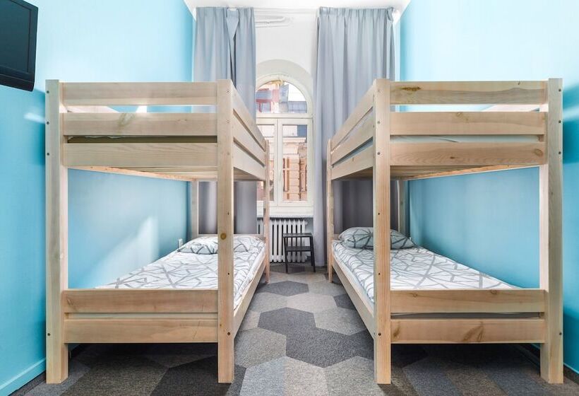 Кровать в Общей Комнате, Moon Hostel Warszawa