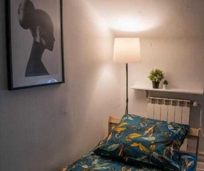 Номер Стандарт Индивидуальный Совместная Ванная, Moon Hostel Warszawa