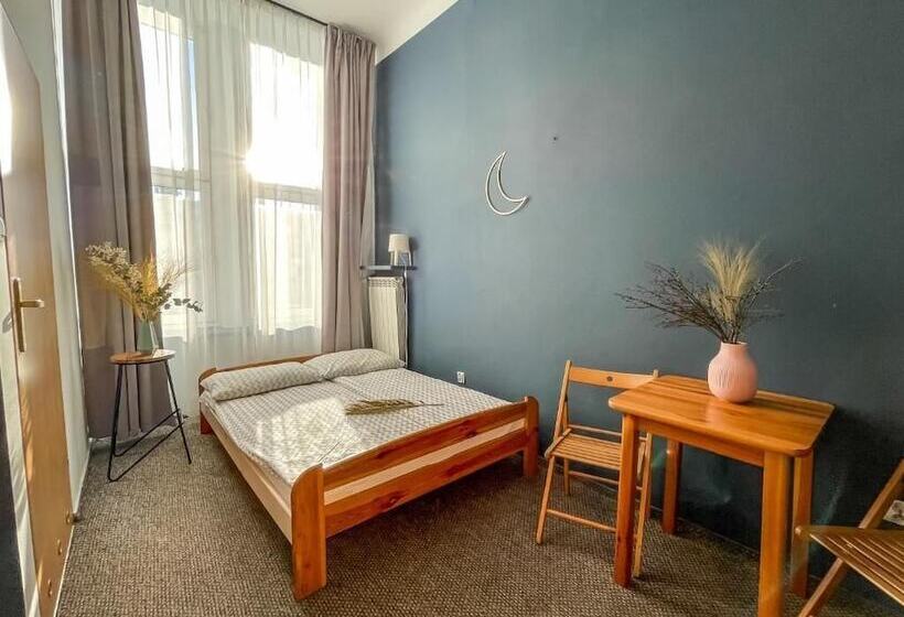 Номер Стандарт Индивидуальный, Moon Hostel Warszawa