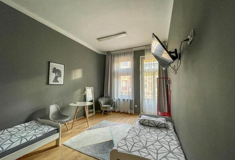 Номер Стандарт Совместная Ванная, Moon Hostel Warszawa