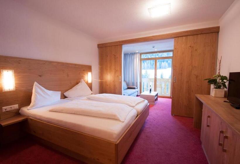 Полулюкс с Балконом, Erlebnishotel Fendels