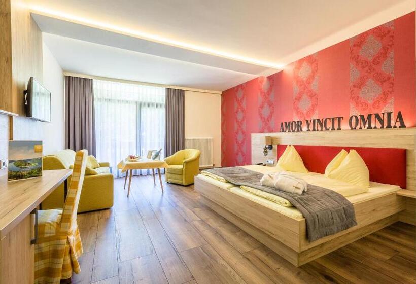 Номер Стандарт Вид на Сад, Riverresort Donauschlinge