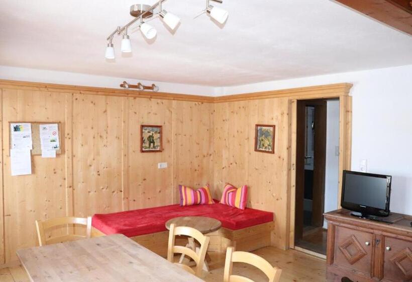 Апартаменты 2 Спальни с Балконом, Pechhof