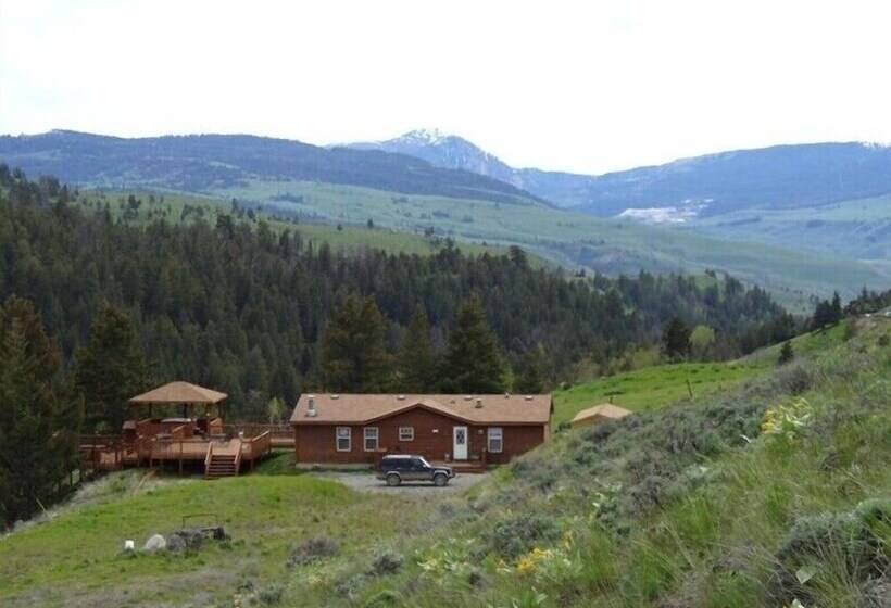 Хижина, Yellowstone Mountain Cabins