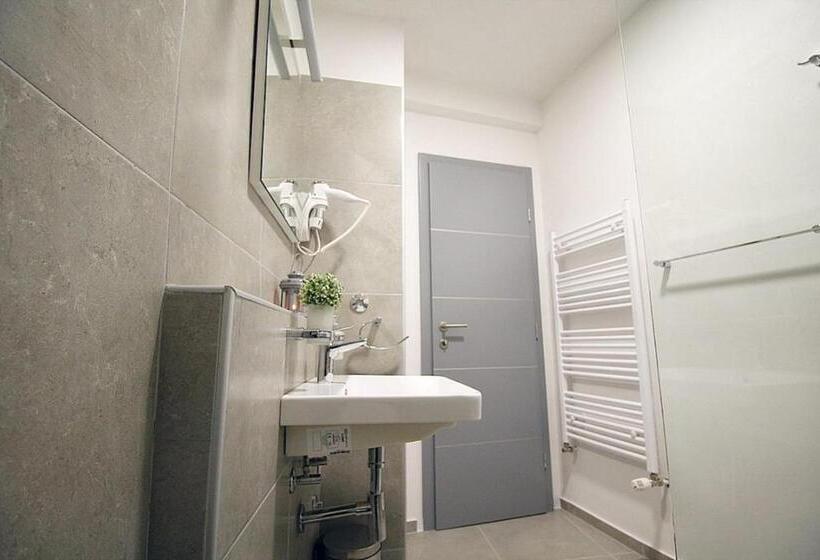 اتاق استاندارد, Sette Stanze