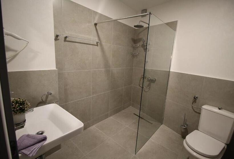 اتاق استاندارد, Sette Stanze
