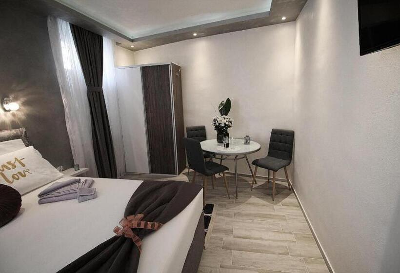 اتاق سوپریور چهار تخته, Sette Stanze