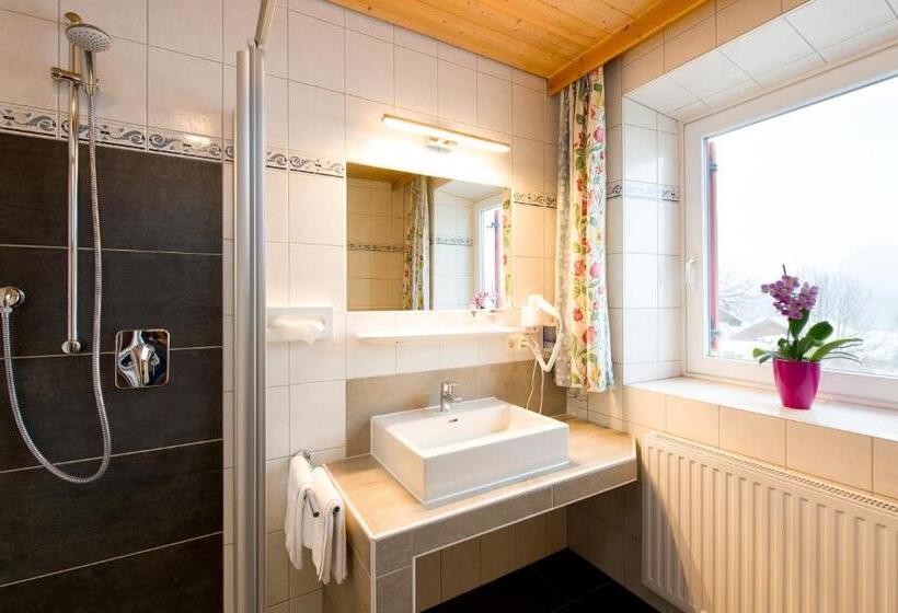 غرفة قياسية ثلاثية, Gasthof Zum Schwanen