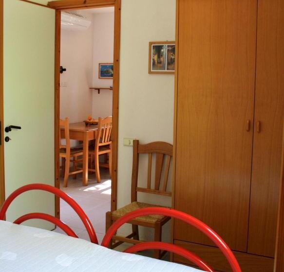 Apartamento 2 Dormitórios, Residence Delfino