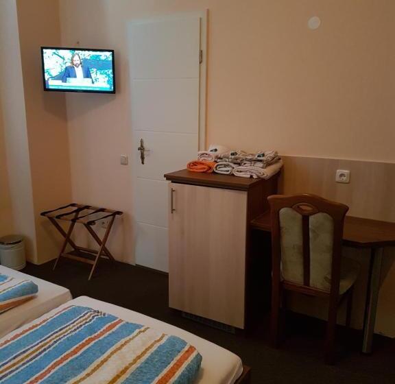Номер Стандарт Трехместный, Pension Im Bett