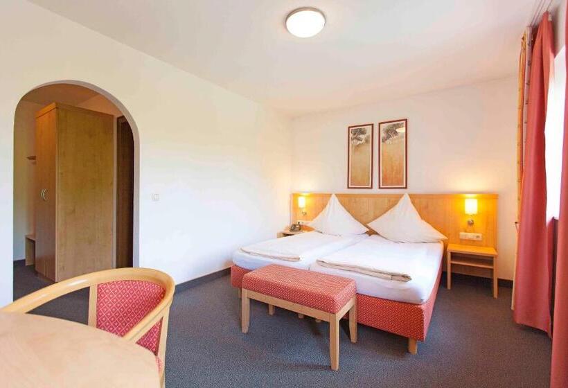 Quarto Estandar, Alter Hof