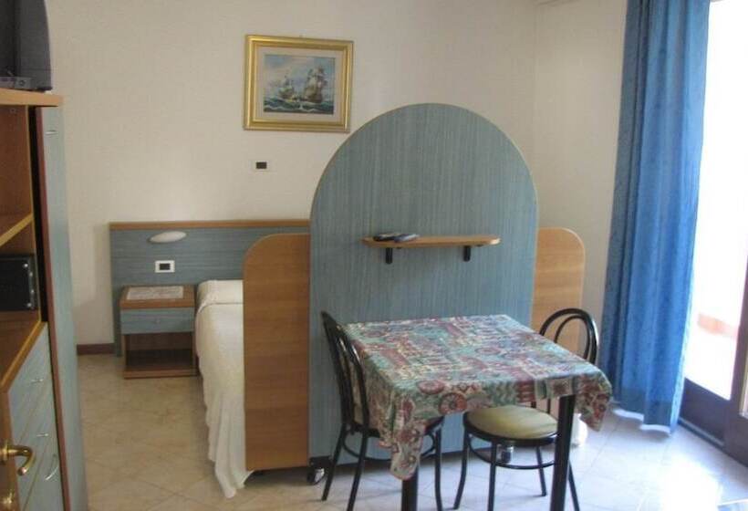 استودیو استاندارد با چشم‌انداز کوهستان, Residence Villa Margherita