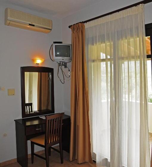 آپارتمان 1 خوابه با چشم‌انداز استخر, Palirria Hotel & Studios