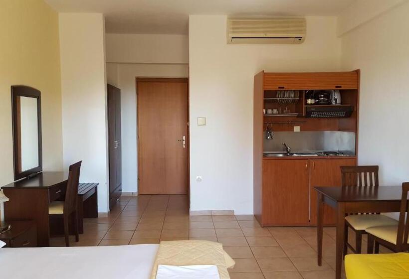 استودیوی استاندارد, Palirria Hotel & Studios