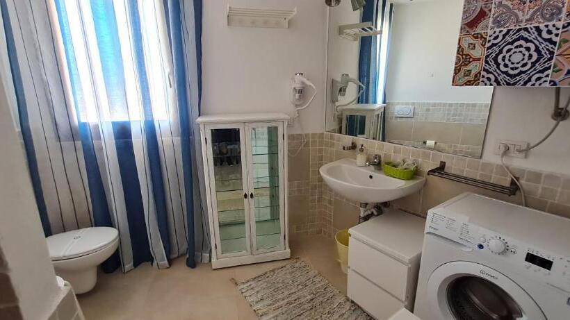 إستوديو قياسى, Residence Borgo Punta Villa