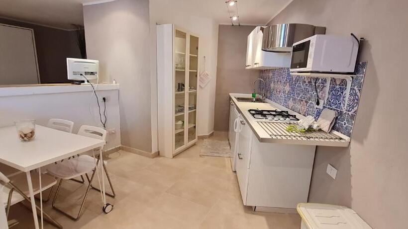 استودیوی استاندارد, Residence Borgo Punta Villa