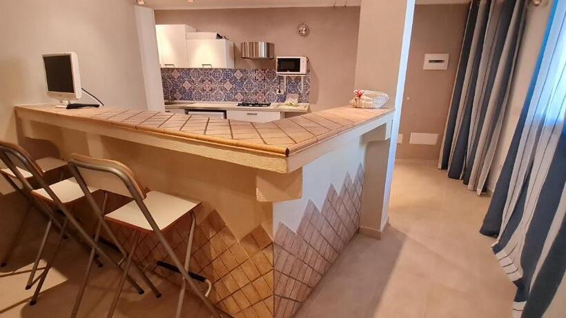 إستوديو قياسى, Residence Borgo Punta Villa