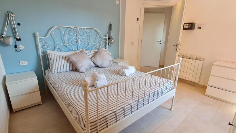 آپارتمان 1 خوابه با چشم‌انداز استخر, Residence Borgo Punta Villa