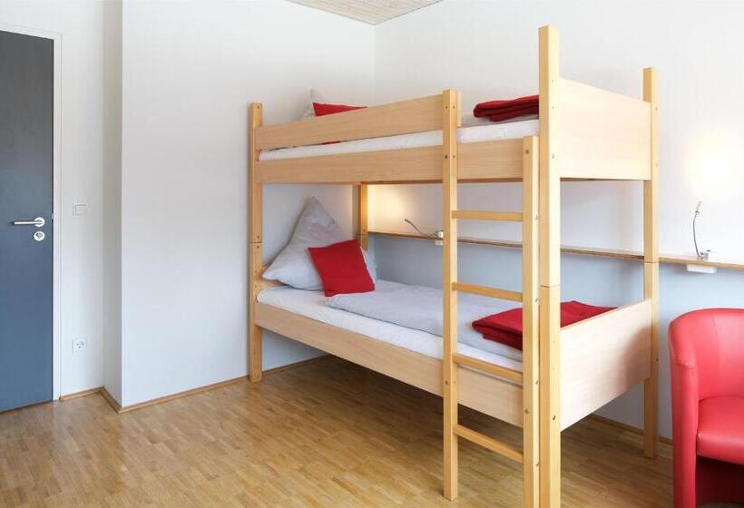 이코노이 4인룸, Bed & Breakfast Rotes Haus