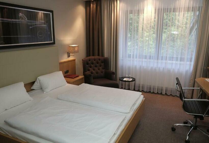 Номер Стандарт, Brunnenhof International