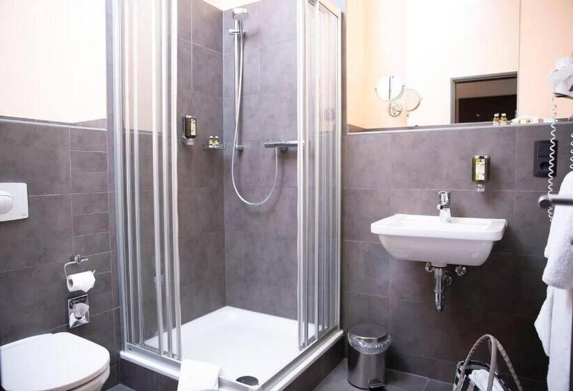 Номер Стандарт Трехместный, Schlosshotel Blankenburg