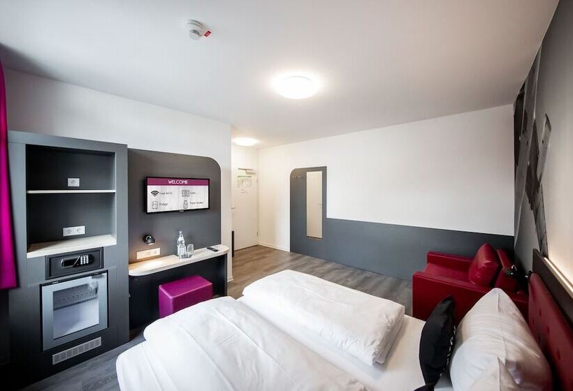 اتاق استاندارد سه نفره, SMARTY Airport Cologne Hotel - KONTAKTLOSER SELF CHECK-IN