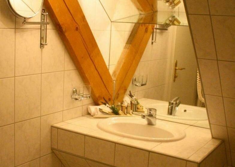 Номер Стандарт Трехместный, Dein Gutshof Hotel & Ferienwohnungen