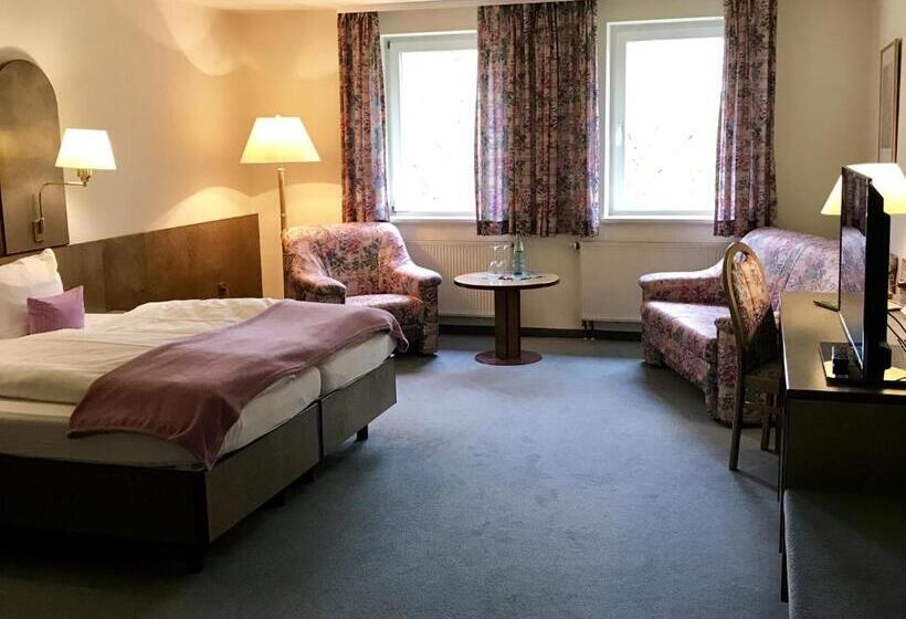 Трехместный Номер Стандарт Вид на Сад, Dein Gutshof Hotel & Ferienwohnungen