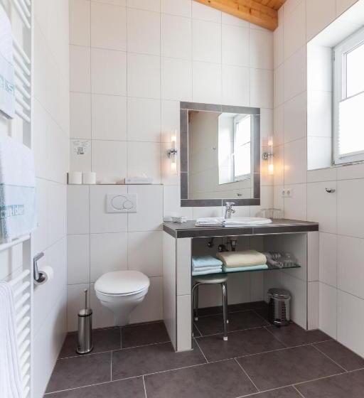 스탠다드 스튜디오, Eifel Hotel Schneider Am Maar Gmbh