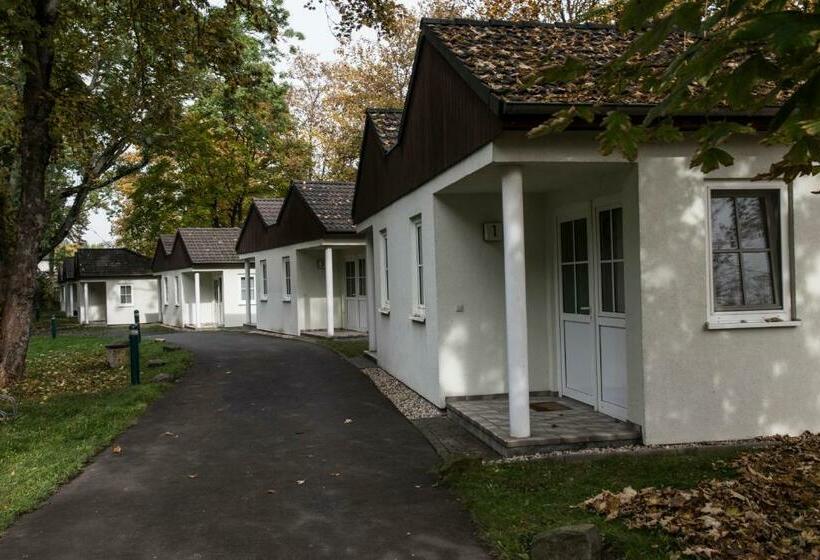 Бунгало Стандарт, Jembo Park