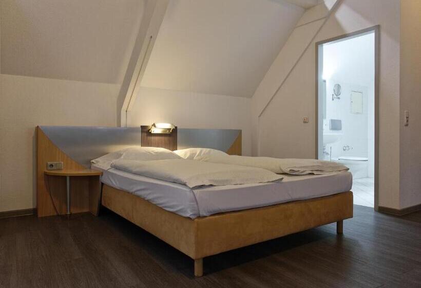 اتاق استاندارد, Opera Hotel Köln