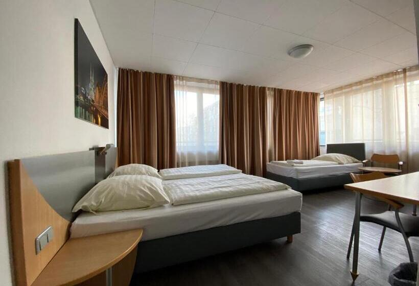 اتاق استاندارد سه نفره, Opera Hotel Köln