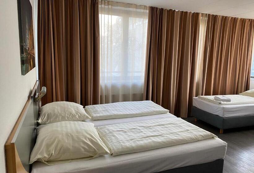 اتاق استاندارد سه نفره, Opera Hotel Köln