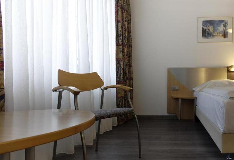 اتاق استاندارد سه نفره, Opera Hotel Köln