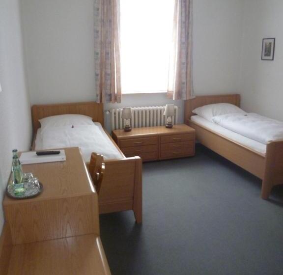 Номер Стандарт, Landgasthof Zur Scharfen Ecke