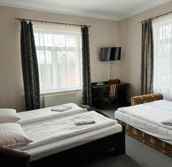 اتاق استاندارد چهار تخته, Villa Carmen