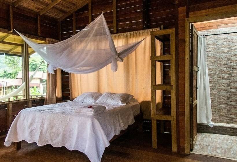 샬레, Pacific Lodge
