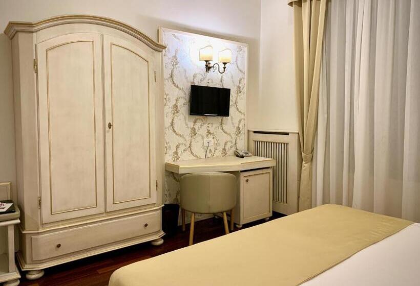 اتاق استاندارد با بالکن, Albergo Gardesana